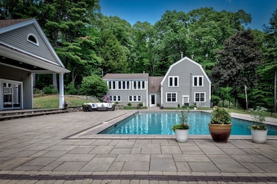 48 Maple St, Sherborn, MA 01770 - photo 4