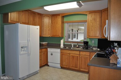 3802 Viser Ct, Bowie, MD 20715 - photo 2