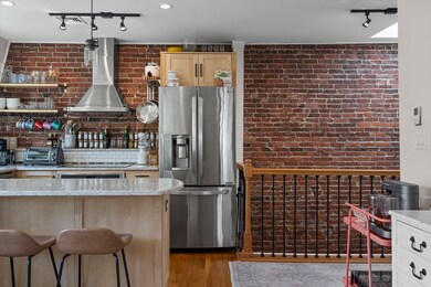 165 I St unit 3, Boston, MA 02127 - photo 3