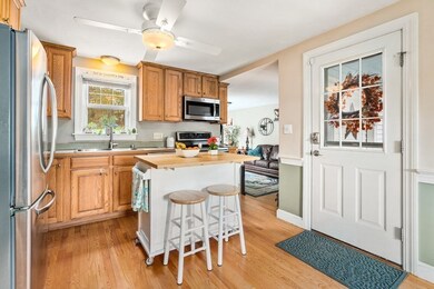 10 Orlando Ave, Worcester, MA 01606 - photo 4