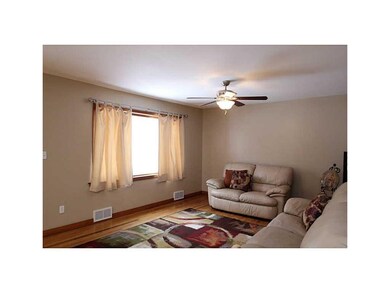 1201 Memorial Dr SE, Cedar Rapids, IA 52403 - photo 4