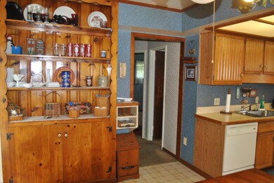 1067 Lockwood Rd, Columbus, OH 43227 - photo 2