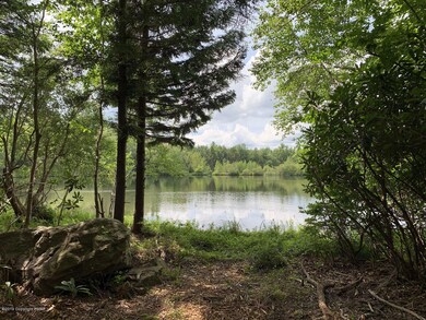 2424 Overlook Ln, Pocono Pines, PA 18350 - photo 4