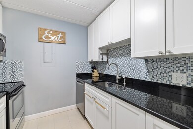 10 Foster St unit 306, Wakefield, MA 01880 - photo 2