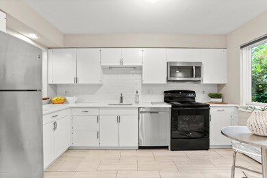 45 Ettl Ln unit 405, Greenwich, CT 06831 - photo 5