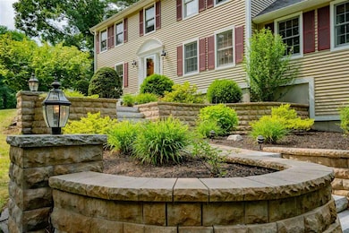 57 White Plains Ave, Londonderry, NH 03053 - photo 4