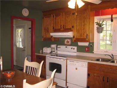 7206 Sandy Ridge Rd, Hopewell, VA 23860 - photo 3