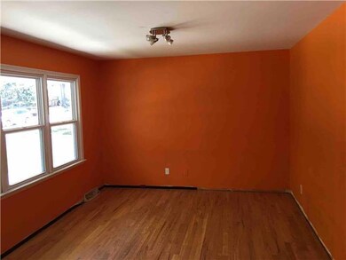 6813 Switzer Ln, Shawnee, KS 66203 - photo 2