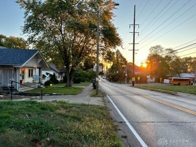 131 W Siebenthaler Ave, Dayton, OH 45405 - photo 4