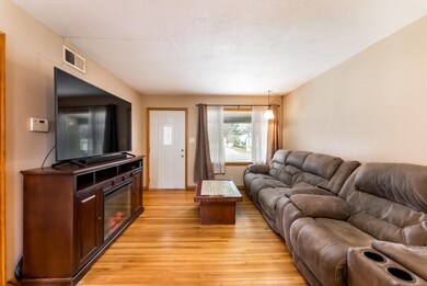 726 S Apache Dr, Wichita, KS 67207 - photo 5