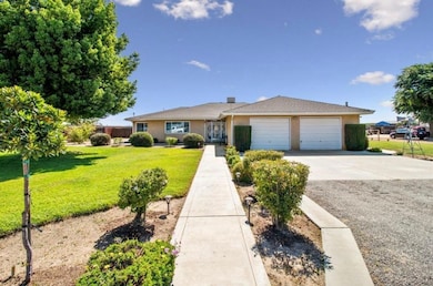 12420 S Chestnut Ave, Fresno, CA 93725 - photo 2