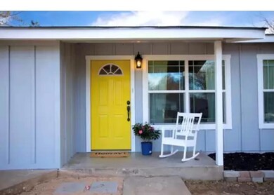 332 W Mulberry St, Fredericksburg, TX 78624 - photo 2