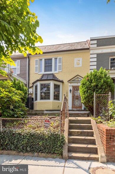 1438 Parkwood Place NW, Washington, DC 20010 - photo 2