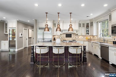 Designer Kitchen with High End Appliances