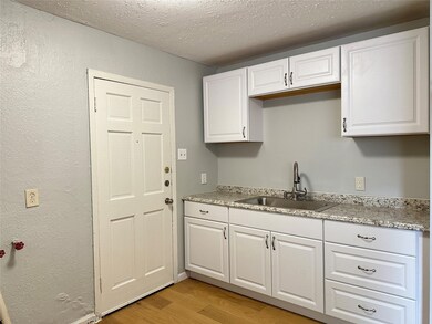 8010 Roswell St unit 1, Houston, TX 77022 - photo 6