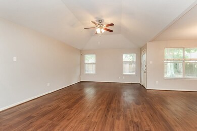 9808 Woodhollow Dr, Conroe, TX 77385 - photo 3