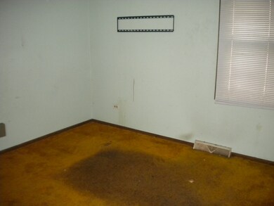 536 N Mcaree Rd, Waukegan, IL 60085 - photo 5