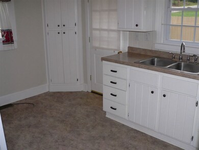 200 Hunter Ave, Walhalla, SC 29691 - photo 2