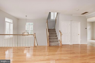 2452 Laura Mark Ln, Herndon, VA 20171 - photo 6