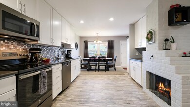 366 Blue Ridge Dr, Levittown, PA 19057 - photo 4