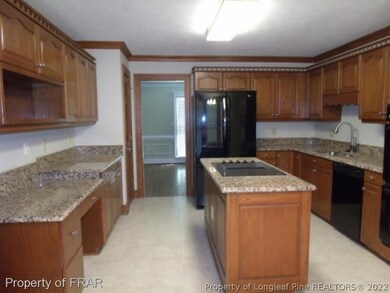 4747 Flintcastle Rd, Fayetteville, NC 28314 - photo 6