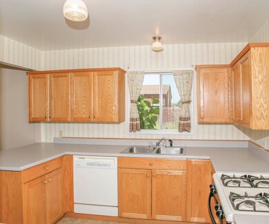 Kitchen (2)