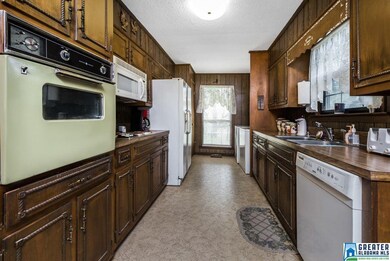 1814 Reed Rd NE, Center Point, AL 35215 - photo 3