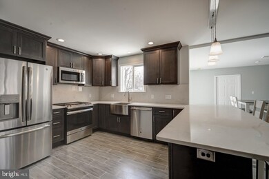 647 Pacific Ave, Atco, NJ 08004 - photo 7