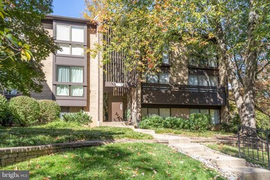 11561 Rolling Green Ct unit 301, Reston, VA 20191 - photo 7