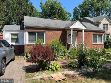 9444 Dubarry Ave, Lanham, MD 20706 - photo 3