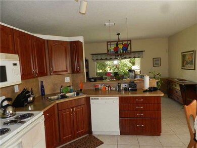 4733 NW 111th Ct, Doral, FL 33178 - photo 5