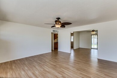 CITRUS FAMILY ROOM