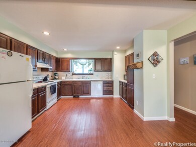 252 E Ash St, Cedar Springs, MI 49319 - photo 6