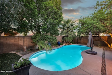 003_44-web-or-mls-dsc07580_370