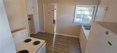 1819 S 24th St, Saint Joseph, MO 64507 - photo 3