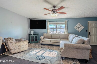 4309 Trelawny Ln, Powell, TN 37849 - photo 4