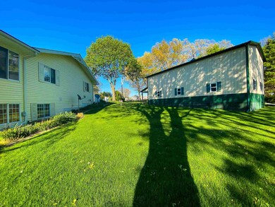 204 Ems D17 Ln, Syracuse, IN 46567 - photo 5