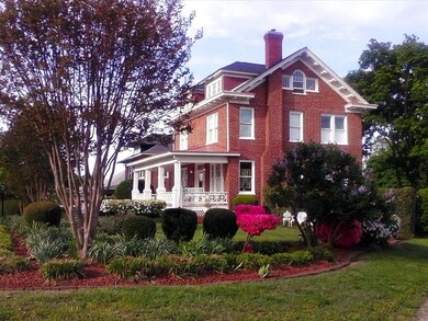 01-1-Raleigh Court Gem