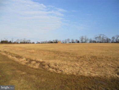 561 Tyson Rd, Schwenksville, PA 19473 - photo 2