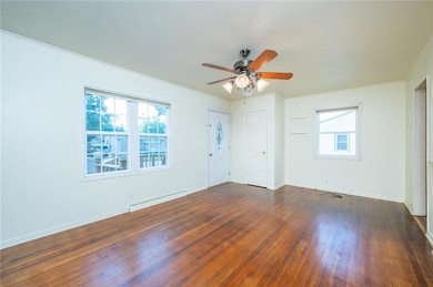 803 E 12th Street Place N, Newton, IA 50208 - photo 2