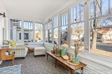 23-web-or-mls-296-w-17th-st