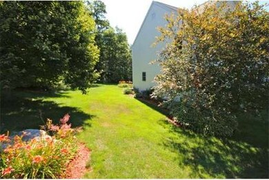 102 Conestoga Dr, Uxbridge, MA 01569 - photo 4