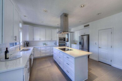013_Kitchen