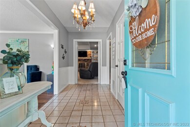 2517 Kensington Way, Bartlesville, OK 74006 - photo 2