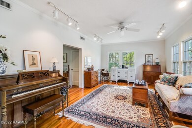 410 S 7th St-3