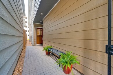 354 W 26th St, Houston, TX 77008 - photo 2