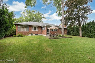 39 Miles Standish Rd, Schenectady, NY 12306 - photo 4