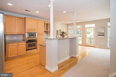 4088 Walnut Cove Cir, Fairfax, VA 22033 - photo 6