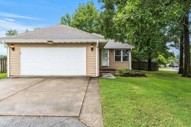 1-web-or-mls-104 E South, Nixa-29