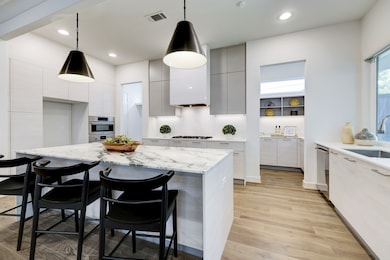 1707 Maravilla Dr, Houston, TX 77055 - photo 6